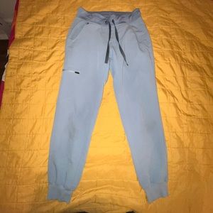 FIGS Women’s Zamora Scrub Pants, XS Petite in Dusty Blue *LIMITED EDITION COLOR